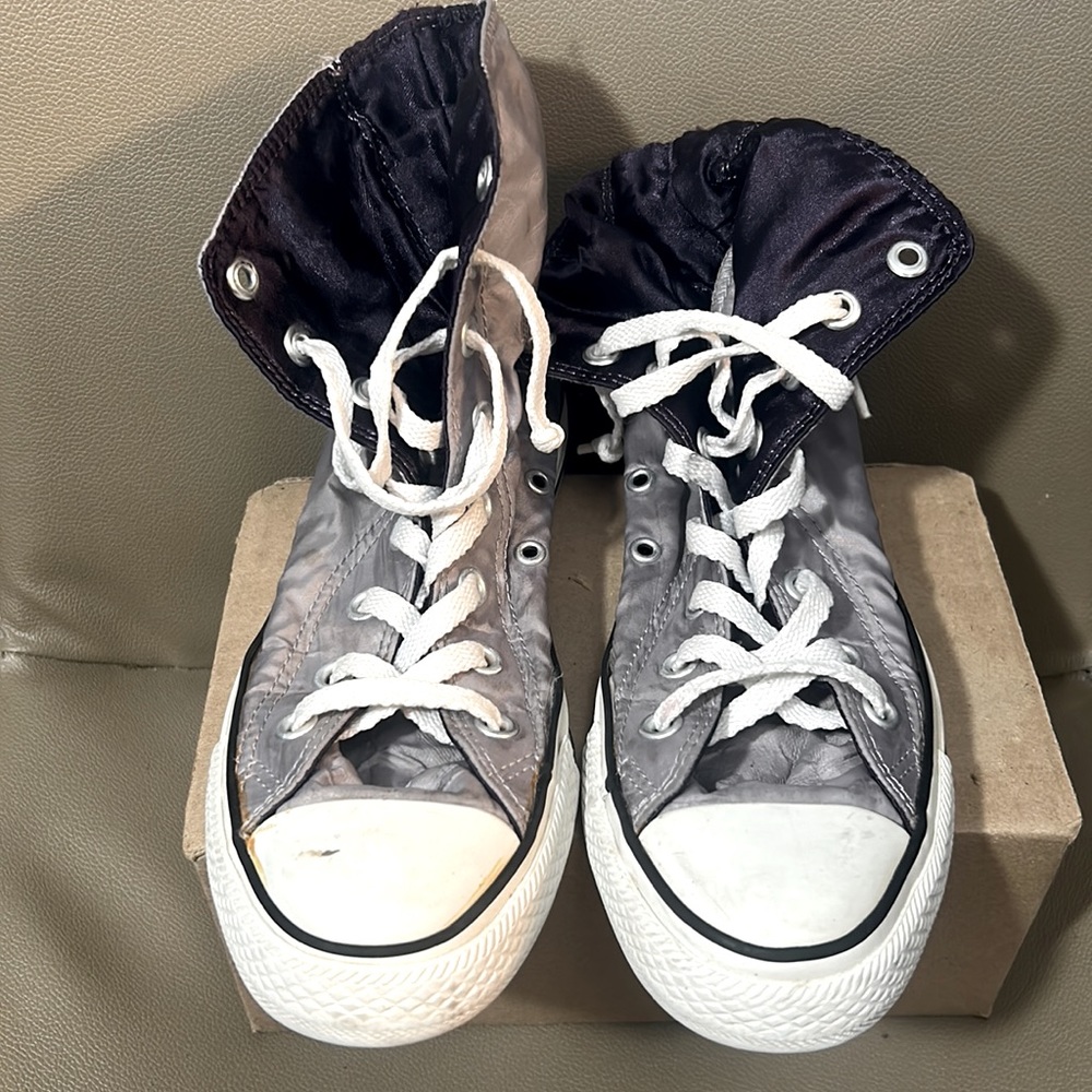 Converse All Star purple satin lined, Sz 6 - Picture 3 of 6